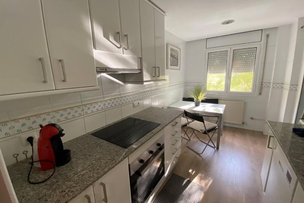 Apartamento Completo Muy Cerca Del Centro Ideal Para Familias Con Piscina Figueres  Eksteriør bilde