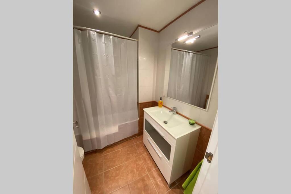 Apartamento Completo Muy Cerca Del Centro Ideal Para Familias Con Piscina Figueres  Eksteriør bilde